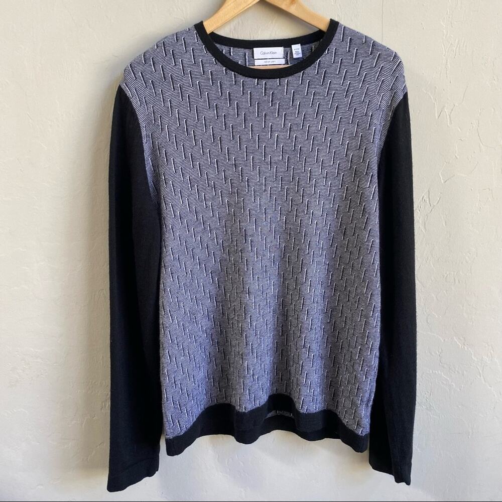 Calvin Klein Black‎ And White Italian Yarn Merino Wool Pull Over Sweater